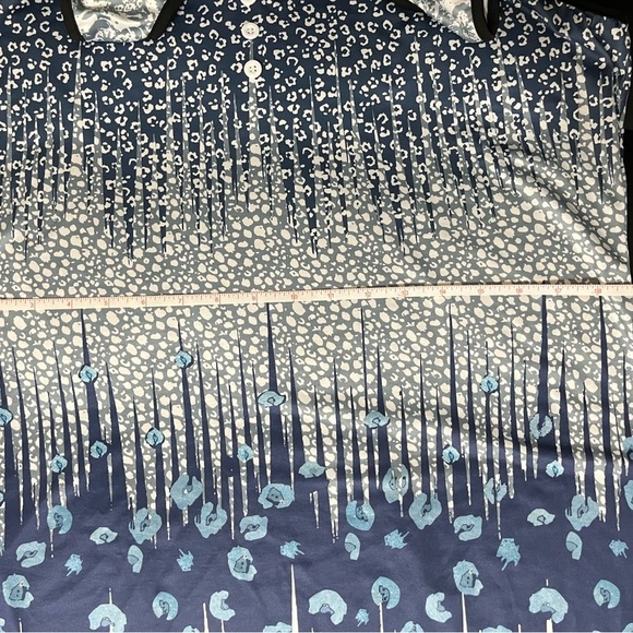 Women's Blue and White Animal Print Sleeveless Dress - Picture 5 of 8